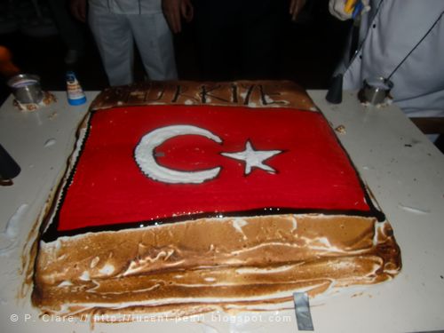 Riesige Torte am Türkischen Abend